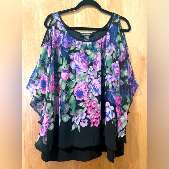 Beautiful Cold Shoulder Blouse - Picture 1 of 5